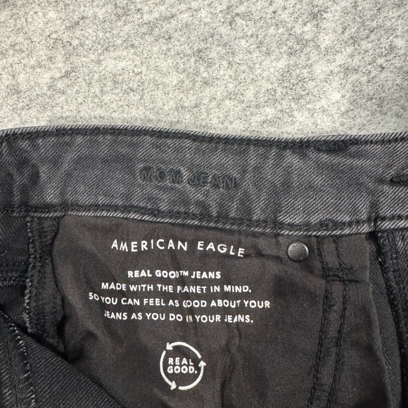 American Eagle Outfitters washed black Mom Jeans - Picture 6 of 6